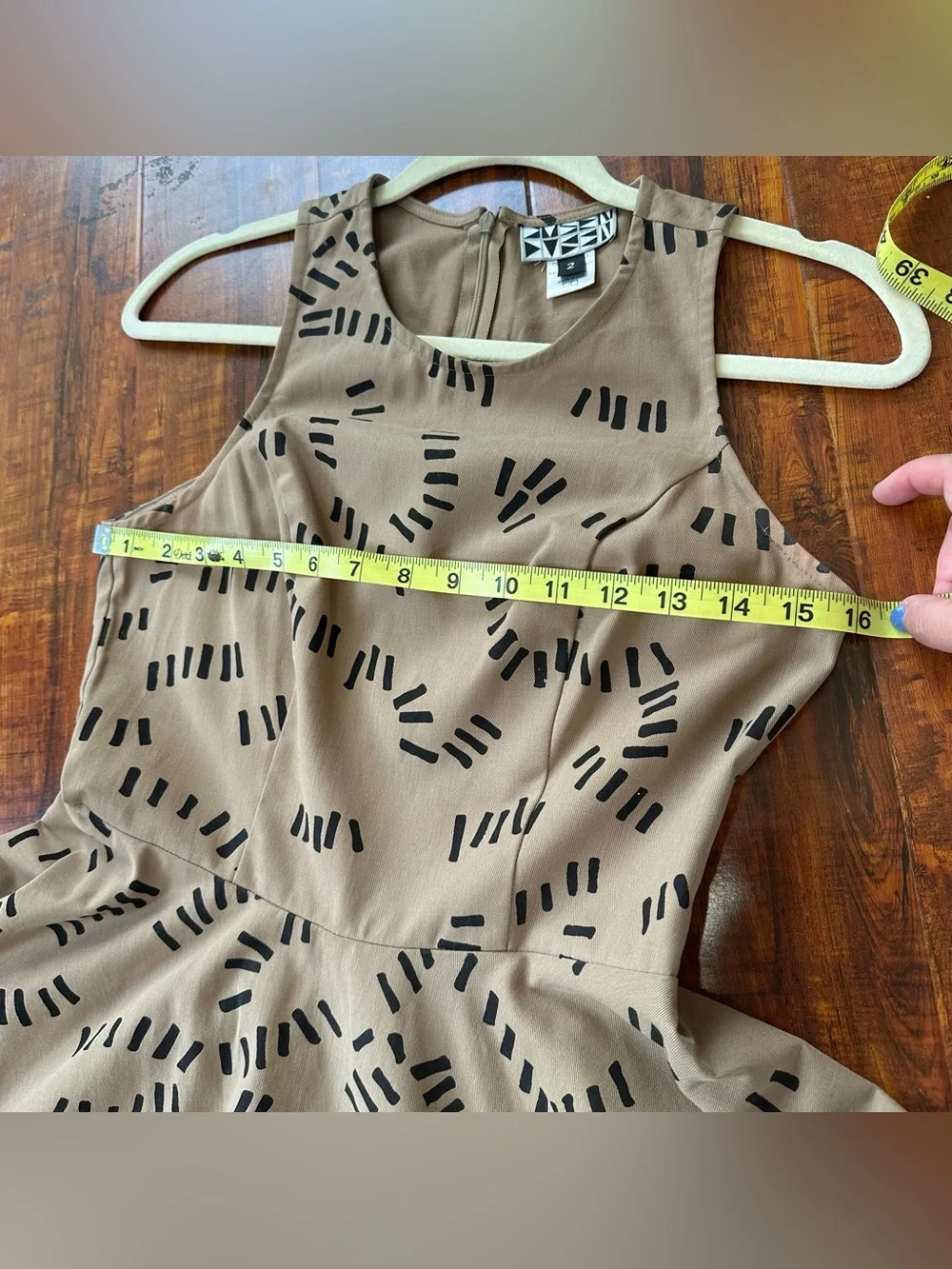 Dusen dusen tan linear print skater dress